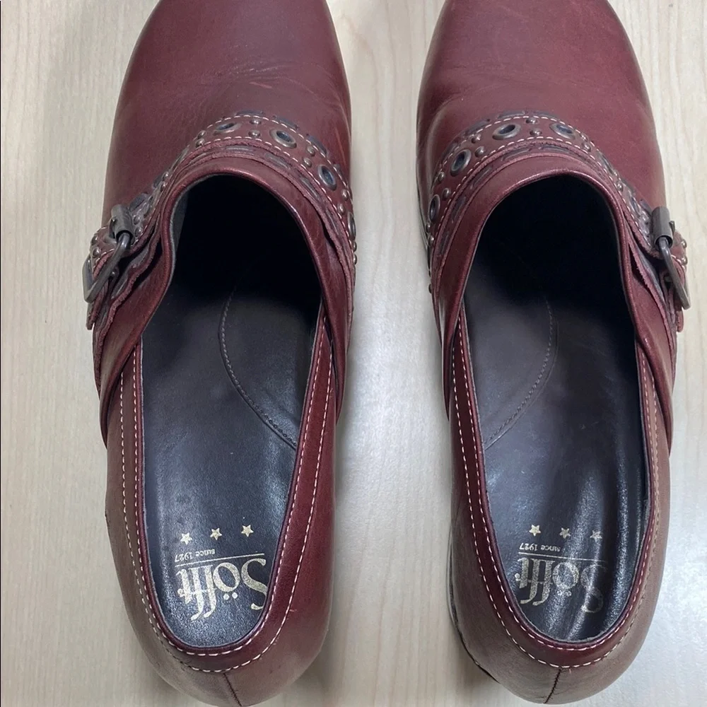 Sofft Burgundy Red Mules with Decorative Strap and Slip Resistant Sole - Picture 6 of 8